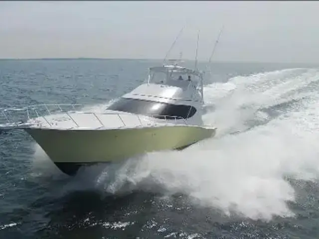 Hatteras GT54