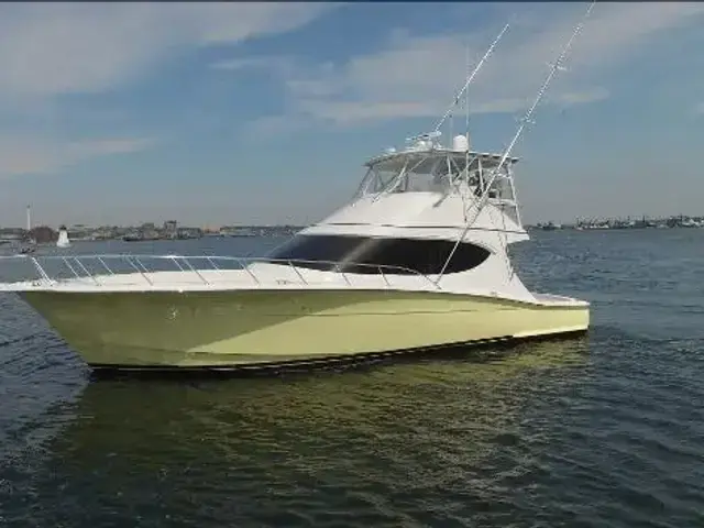 Hatteras GT54