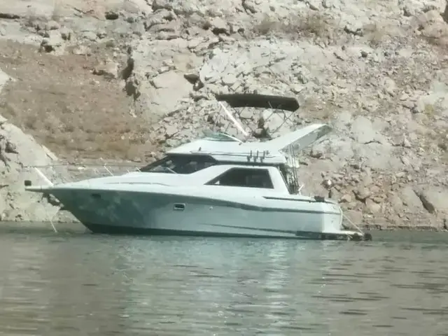 Bayliner 3258 Avanti CB