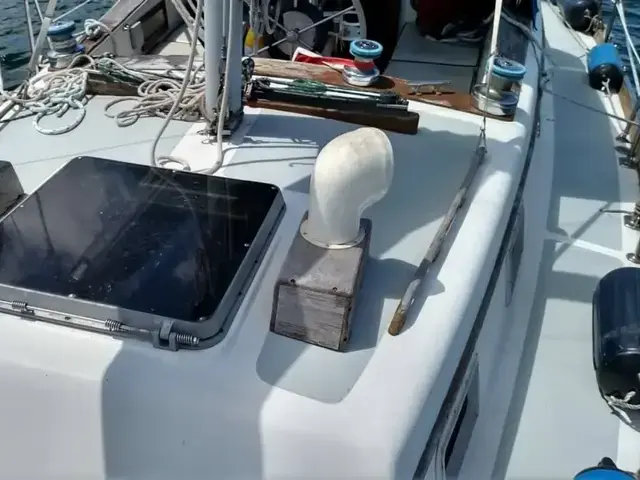 Gulfstar 43 MK II Center Cockpit Ketch