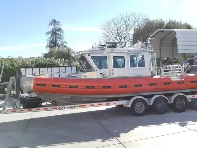 SAFE BOATS 25 Defender Full Cabin