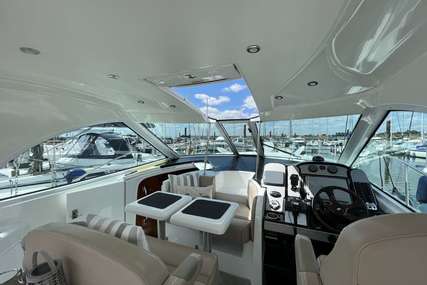 Cruisers Yachts 390