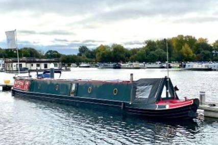 Narrowboat By STEVE HUDSON