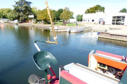 Narrowboat By STEVE HUDSON