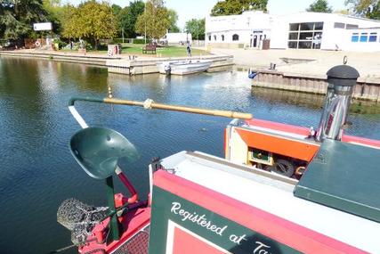 Narrowboat By STEVE HUDSON