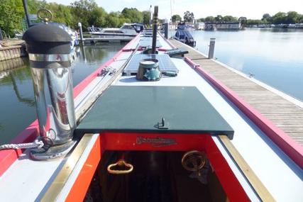 Narrowboat By STEVE HUDSON