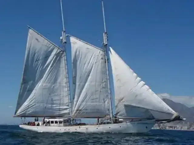 Maguro Schooner