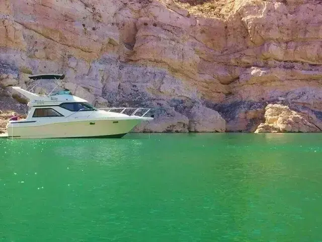 Bayliner 3258 Avanti CB