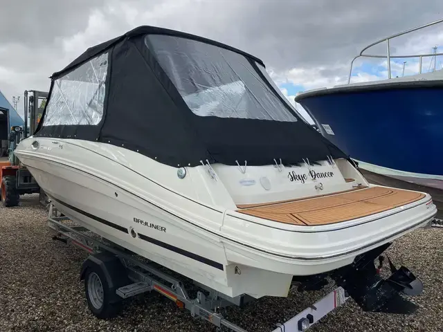 Bayliner Vr6