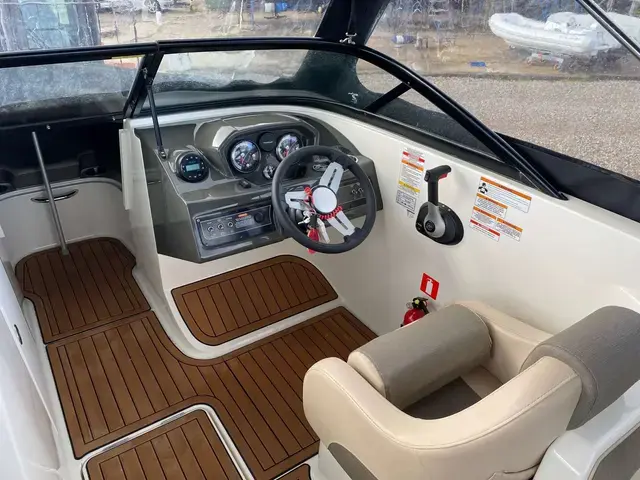 Bayliner Vr6