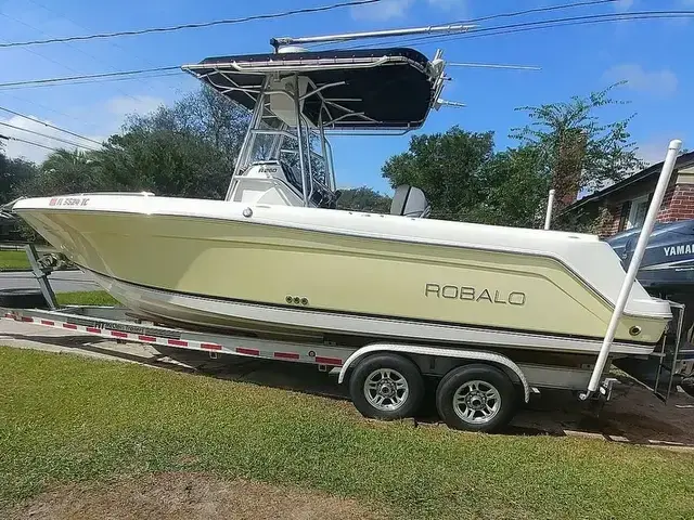 Robalo R260