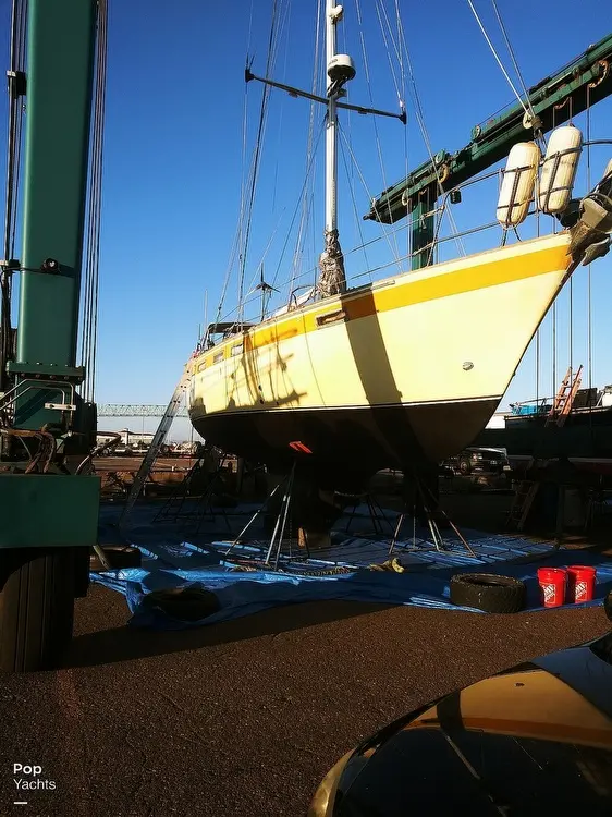 1980 Custom 39 cutter pilothouse