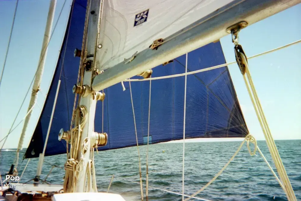 1972 Cal Yachts 33