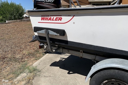 Boston Whaler Outrage V20