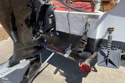 Boston Whaler Outrage V20