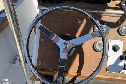 Boston Whaler Outrage V20