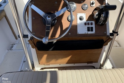 Boston Whaler Outrage V20