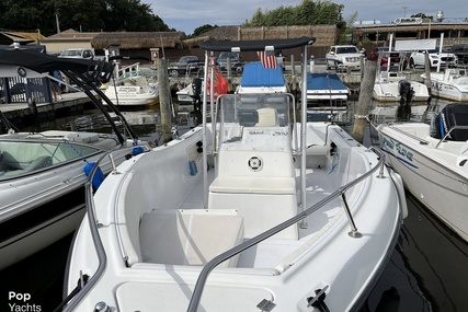 Seaswirl 2100 CC Striper