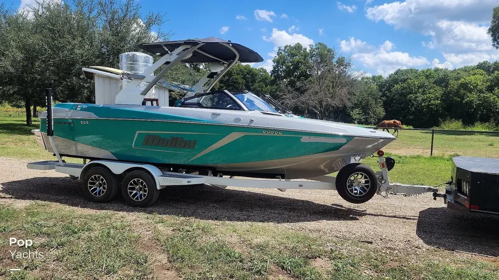 2020 Malibu 22 lsv