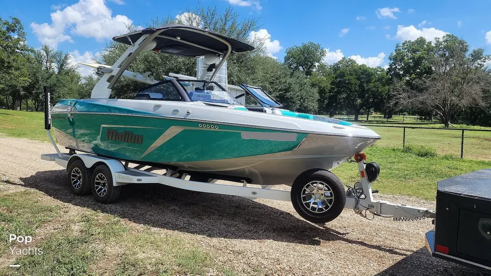 2020 Malibu 22 lsv