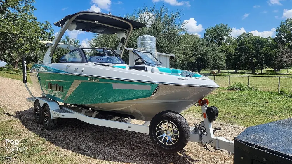 2020 Malibu 22 lsv