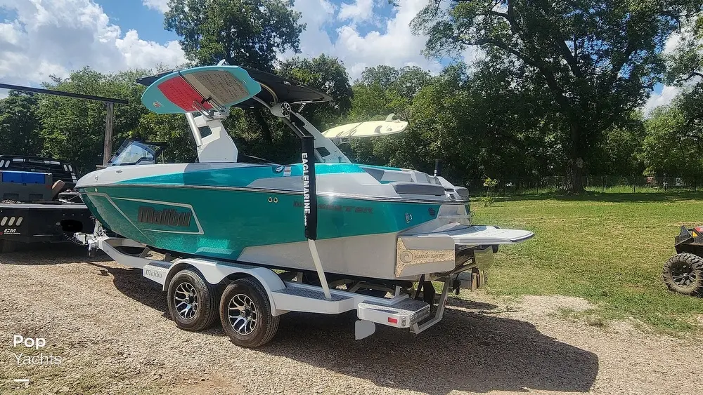 2020 Malibu 22 lsv