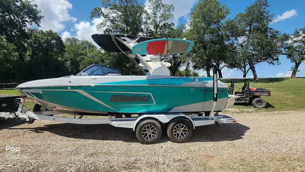 2020 Malibu 22 lsv