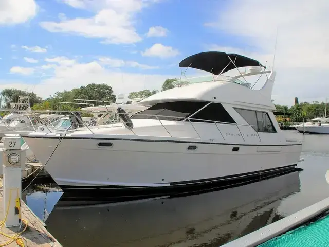 Bayliner 3988 Command Bridge Motor Yacht