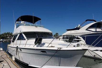 Bayliner 3988 Command Bridge Motor Yacht