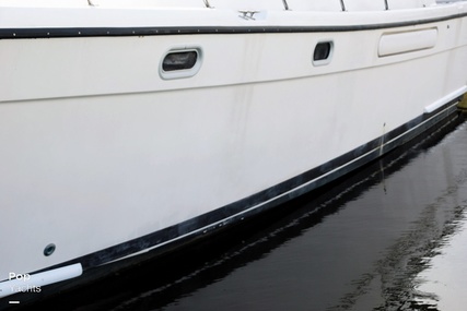 Bayliner 3988 Command Bridge Motor Yacht