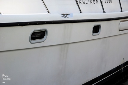 Bayliner 3988 Command Bridge Motor Yacht