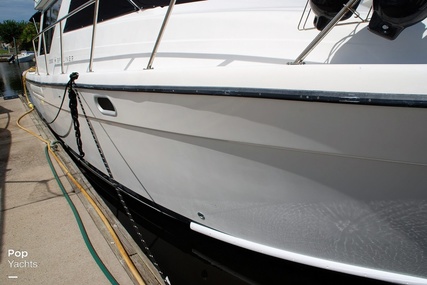 Bayliner 3988 Command Bridge Motor Yacht