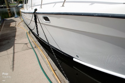 Bayliner 3988 Command Bridge Motor Yacht