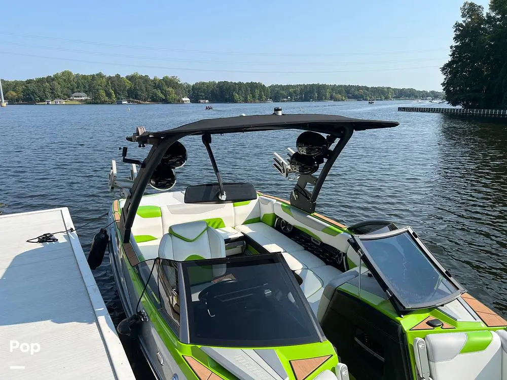 2019 Malibu 23 lsv