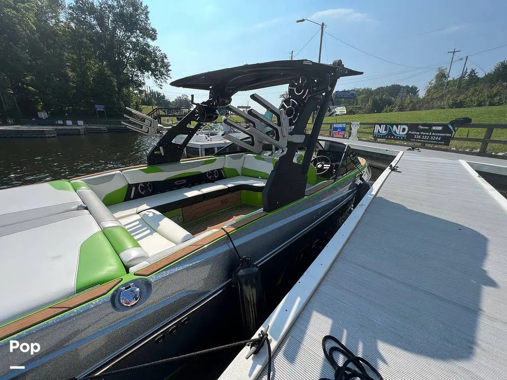 2019 Malibu 23 lsv