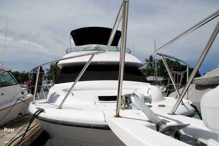 Bayliner 3988 Command Bridge Motor Yacht