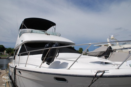 Bayliner 3988 Command Bridge Motor Yacht