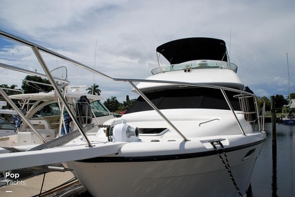 Bayliner 3988 Command Bridge Motor Yacht