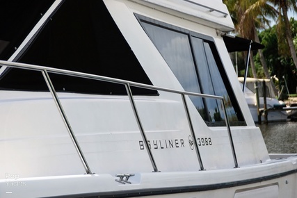 Bayliner 3988 Command Bridge Motor Yacht