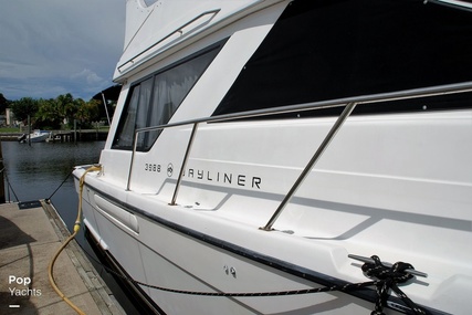 Bayliner 3988 Command Bridge Motor Yacht