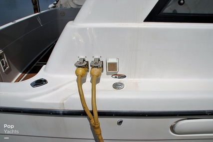 Bayliner 3988 Command Bridge Motor Yacht