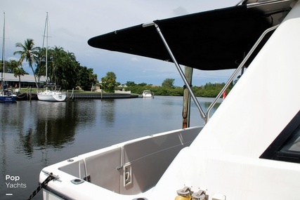 Bayliner 3988 Command Bridge Motor Yacht