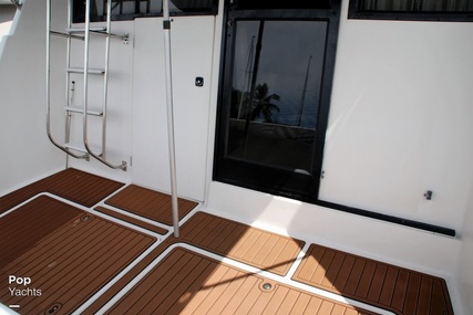 Bayliner 3988 Command Bridge Motor Yacht