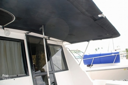 Bayliner 3988 Command Bridge Motor Yacht