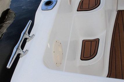 Bayliner 3988 Command Bridge Motor Yacht