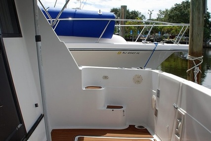 Bayliner 3988 Command Bridge Motor Yacht