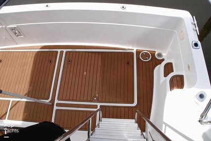 Bayliner 3988 Command Bridge Motor Yacht