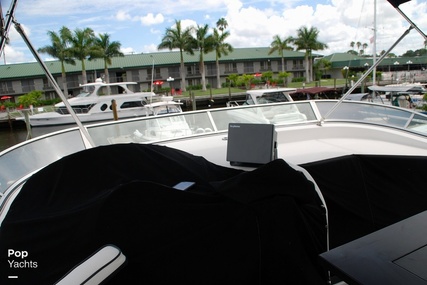 Bayliner 3988 Command Bridge Motor Yacht