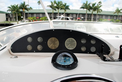 Bayliner 3988 Command Bridge Motor Yacht