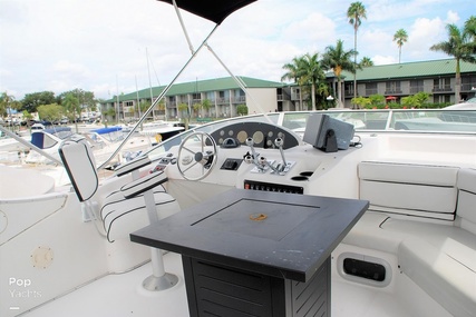 Bayliner 3988 Command Bridge Motor Yacht